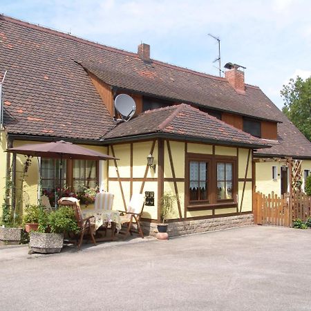 Gaestehaus "Gisela" Im Fuerstlichen Fischhaus Schillingsfuerst Bagian luar foto
