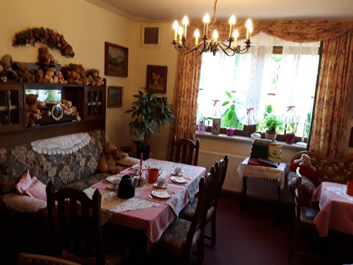 Gaestehaus "Gisela" Im Fuerstlichen Fischhaus Schillingsfuerst Bagian luar foto