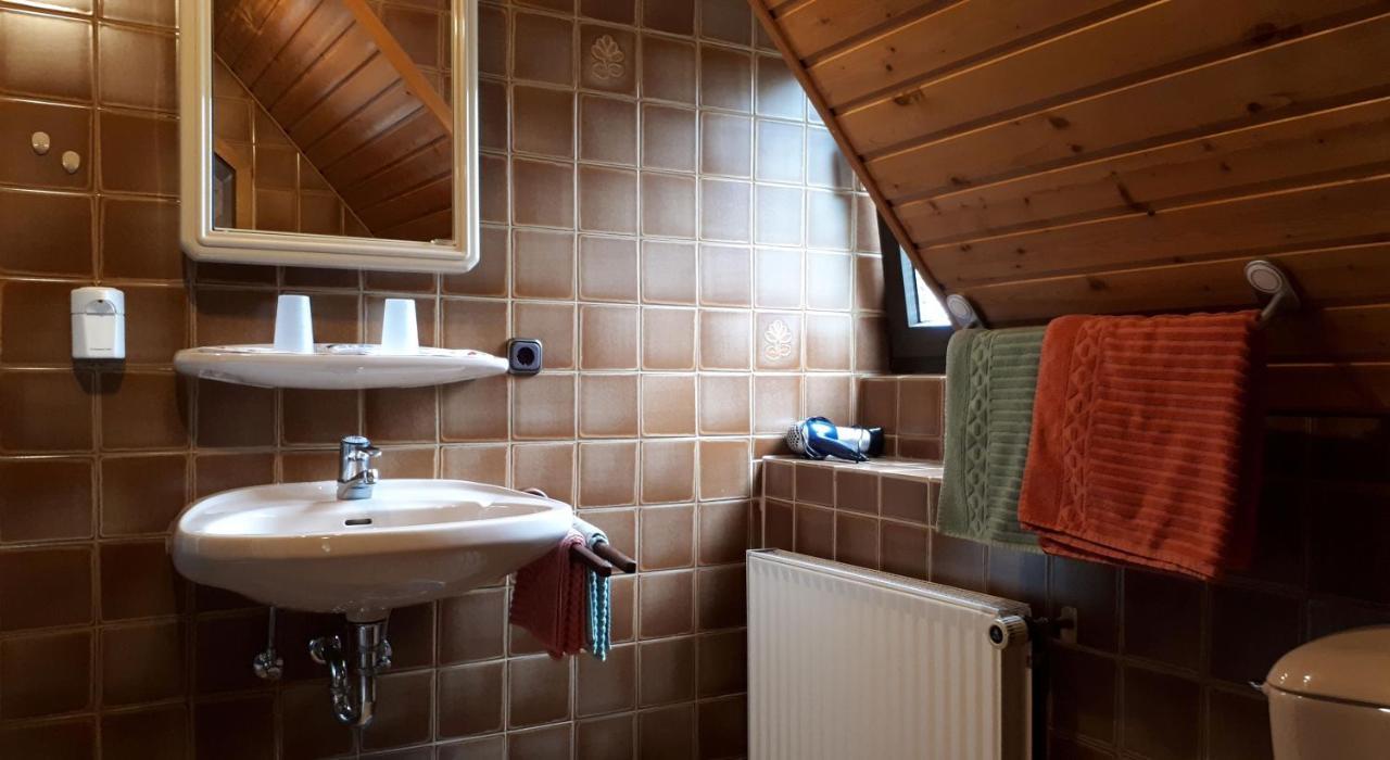 Gaestehaus "Gisela" Im Fuerstlichen Fischhaus Schillingsfuerst Bagian luar foto