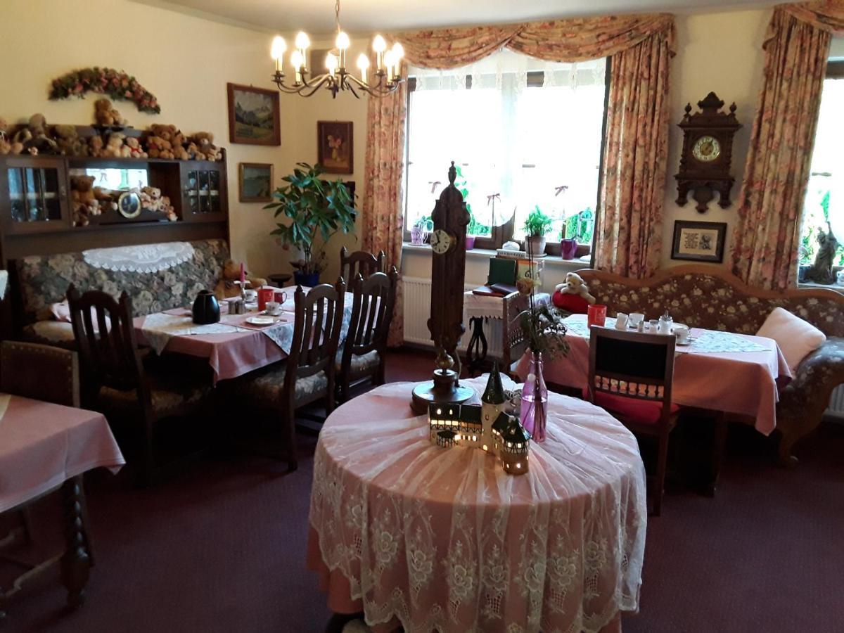 Gaestehaus "Gisela" Im Fuerstlichen Fischhaus Schillingsfuerst Bagian luar foto