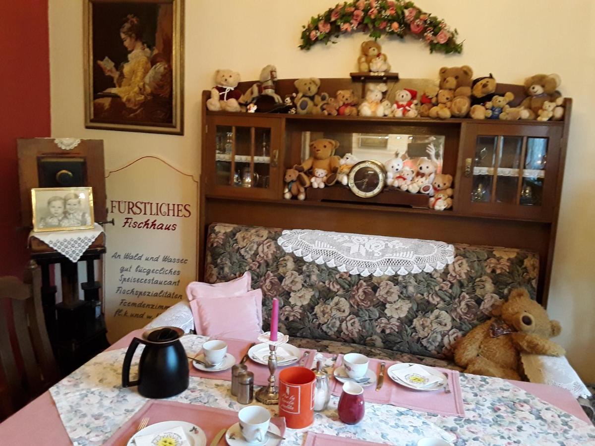 Gaestehaus "Gisela" Im Fuerstlichen Fischhaus Schillingsfuerst Bagian luar foto